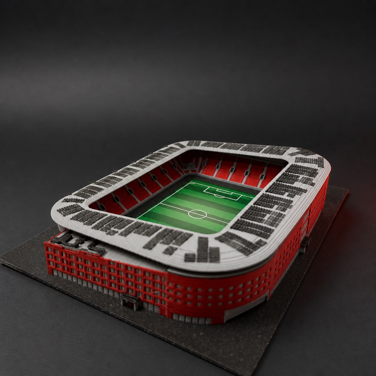 Barevný 3D model stadionu Eden – studiový pohled přes červenou fasádu