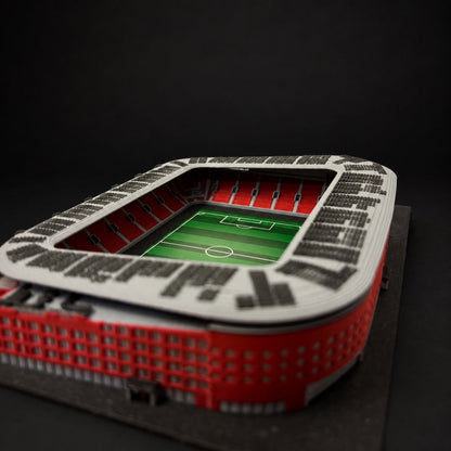 Barevný model stadionu Eden – detail červené fasády a hrací plochy